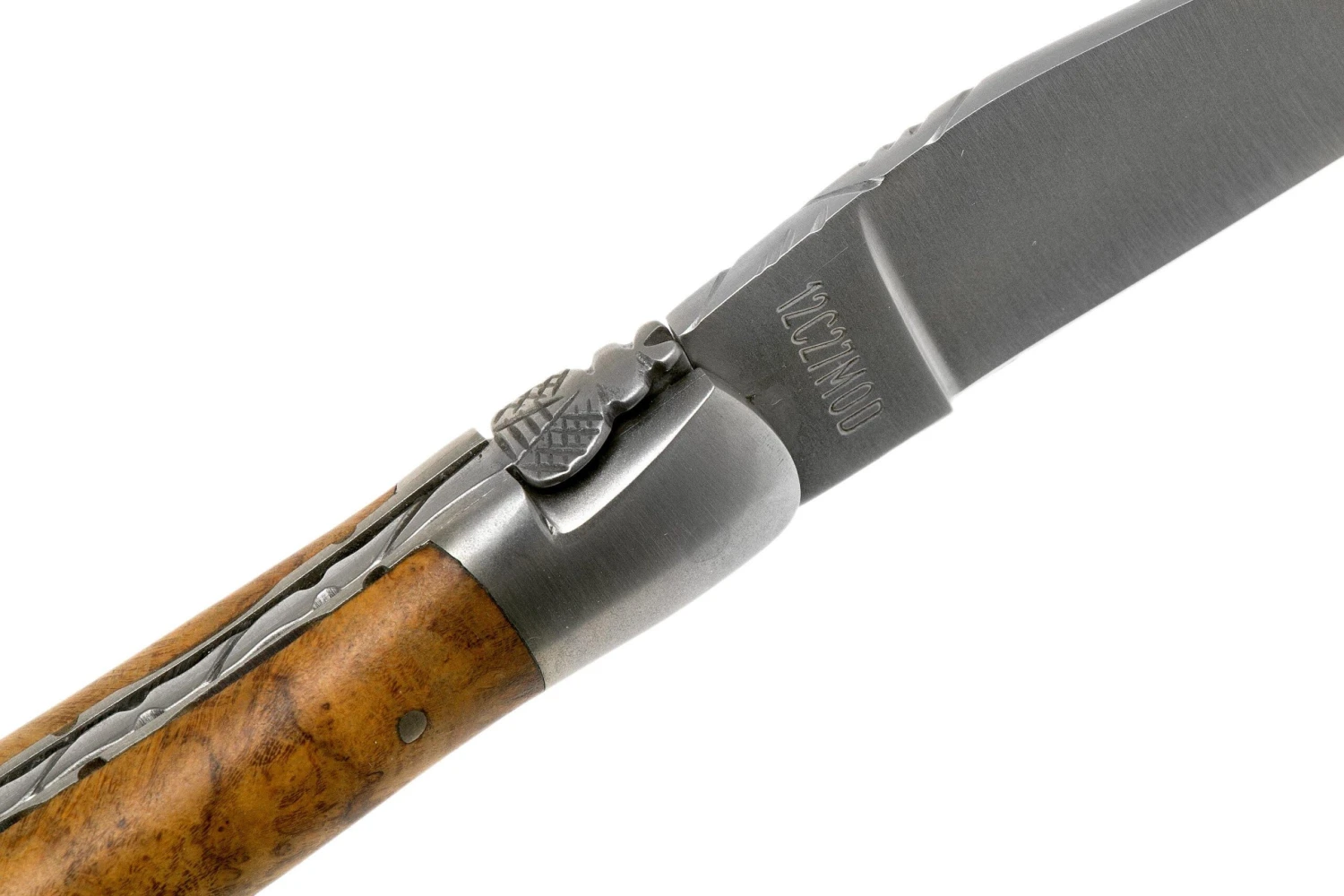 Laguiole en Aubrac 12cm de madera de teca limado a mano L0212LKH/FSB1 navaja Laguiole Laguiole En Aubrac 12cm De Madera De Teca Limado A Mano L0212LKH/FSB1 Navaja Laguiole -Mejor Cuchillos Tienda AUL0212LKH FSB1 06 laguiole en aubrac scaled