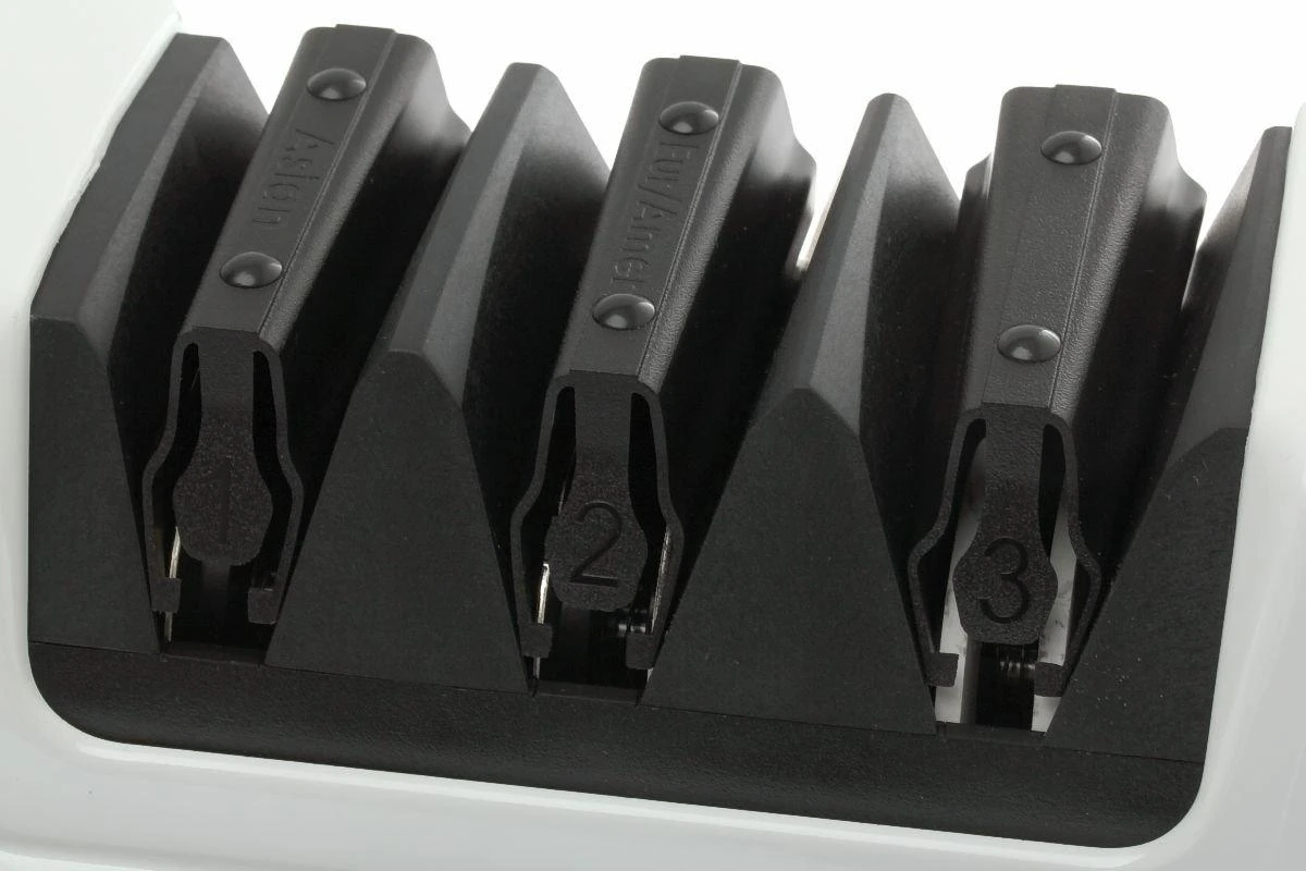 Chef's Choice 1520 afilador de cuchillos con ángulo de afilado de 15º a 20º Chef's Choice 1520 Afilador De Cuchillos Con ángulo De Afilado De 15º A 20º -Mejor Cuchillos Tienda CC22CC1520 03 chefs choice messenslijpmachine cc22cc1520 d3