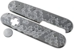 Daily Customs 91.3 Honeycomb 3D BS Pattern, Titanium P10012433 Cachas Victorinox