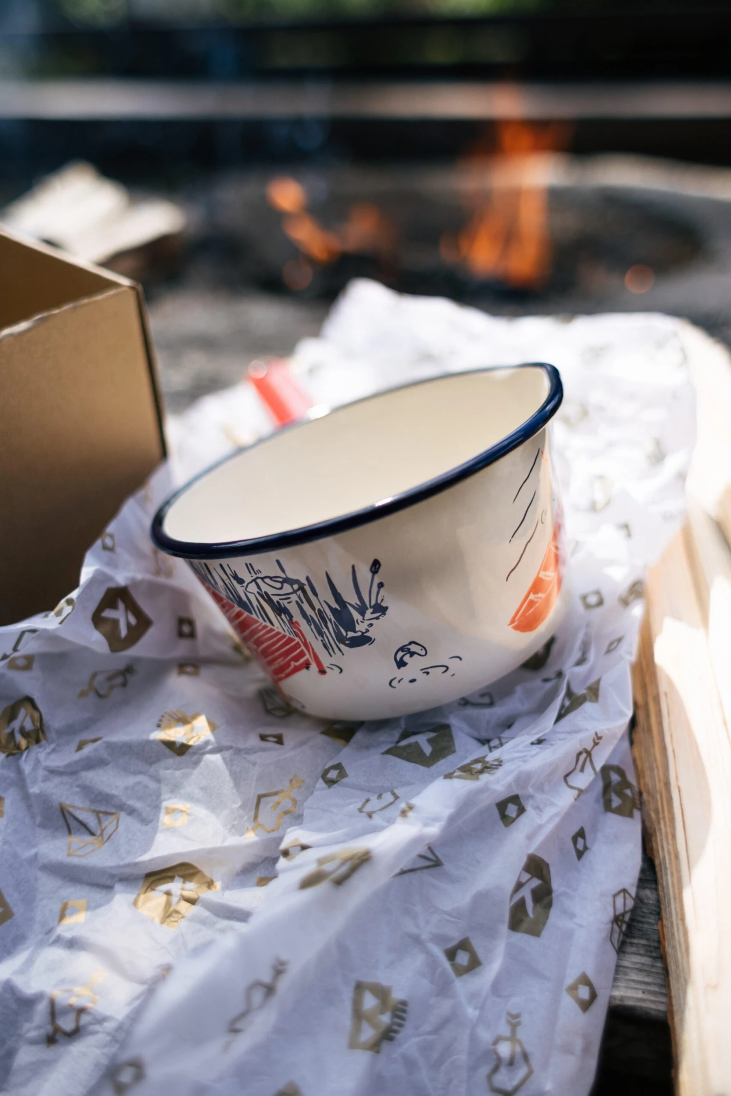 Knivesandtools Enamel Saucepan E-SP14-01, 14 cm, cacerola esmaltada Knivesandtools Enamel Saucepan E-SP14-01, 14 Cm, Cacerola Esmaltada -Mejor Cuchillos Tienda knivesandtools enamelware 07 scaled